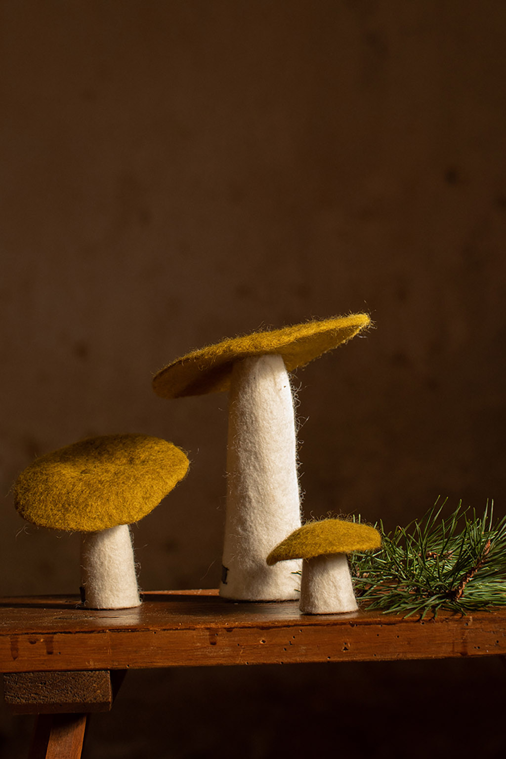 Trio de champignons décoratifs en laine feutrée naturelle