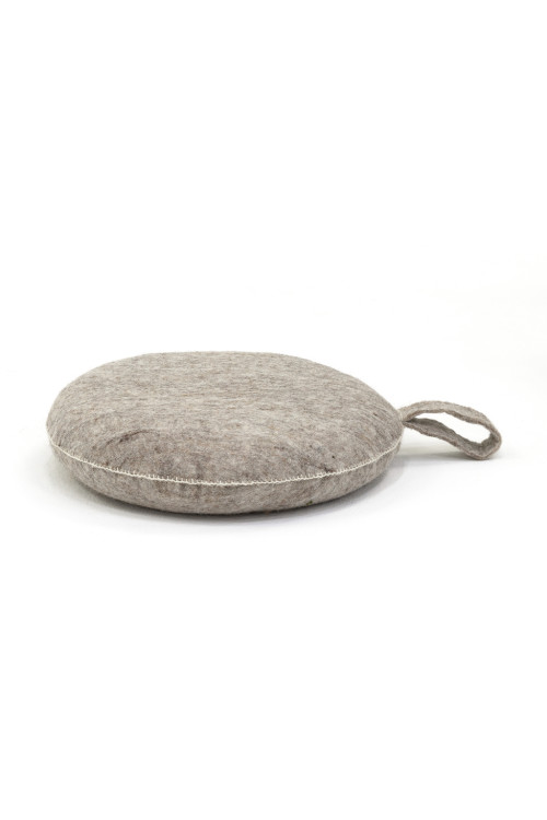 nomade cushion light stone in felt