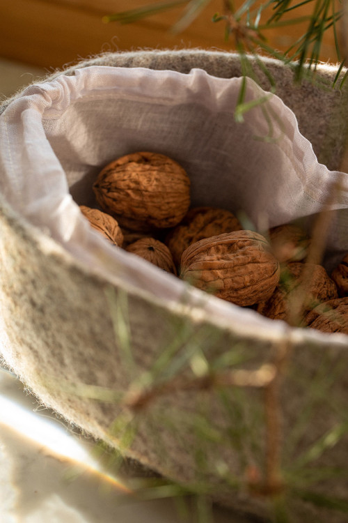 Une corbeille ovale qui peut recevoir aliments secs ou décors