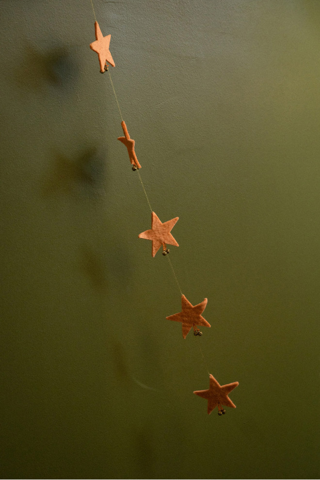 FALLING STARS GARLAND