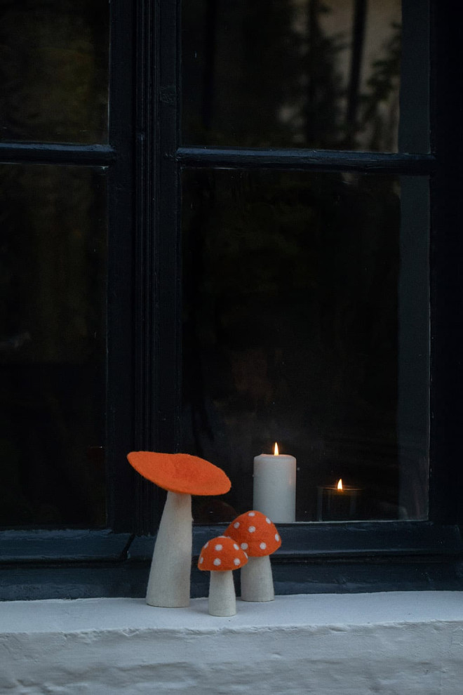 trio of polka dot mushrooms in felted wool to place throughout the house for a soft and poetic decoration