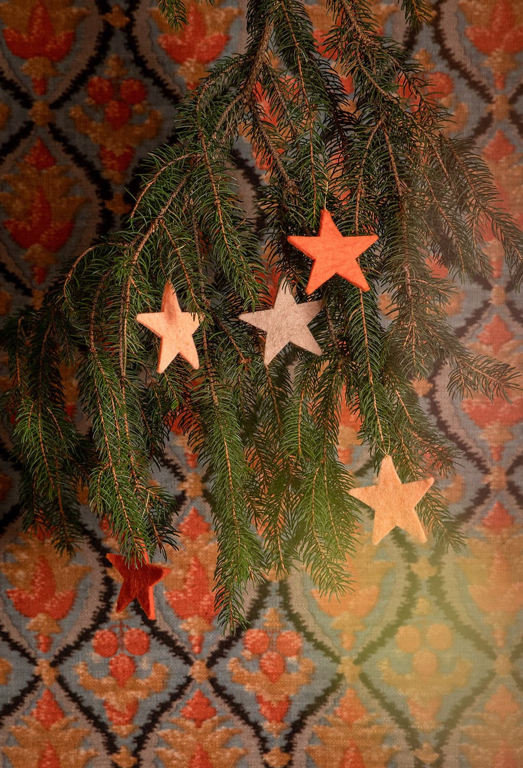 6 décorations de Noël étoiles effet feutrine à suspendre dans le sapin