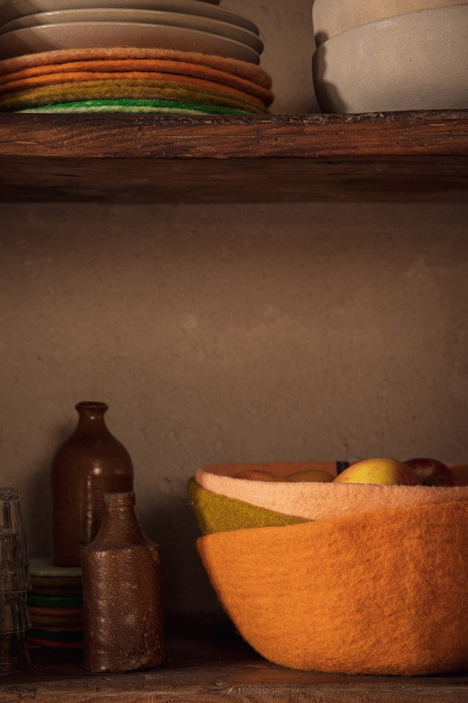 Petite corbeille écru de rangement pour les petits éléments