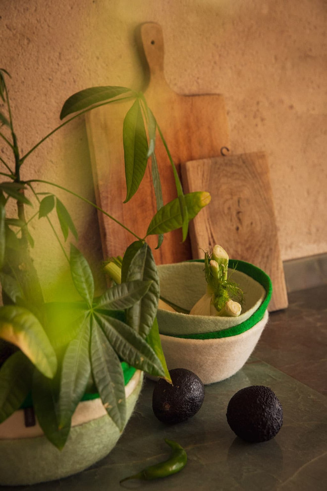 Petite corbeille écru de rangement pour les petits éléments