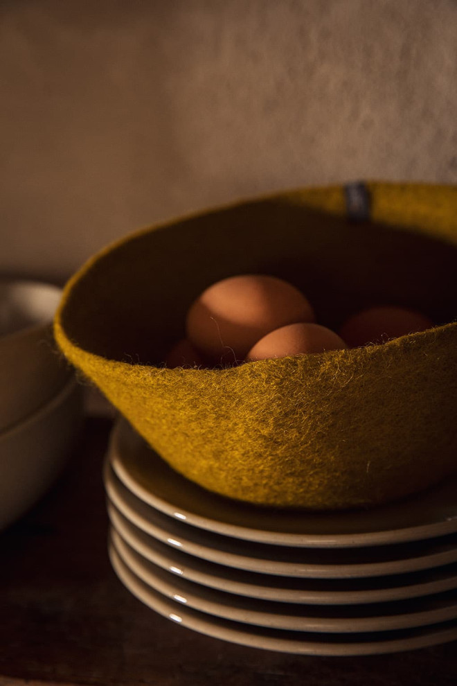 Petite corbeille écru de rangement pour les petits éléments