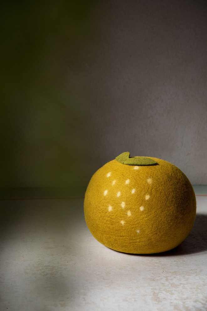 APPLE POUFFE