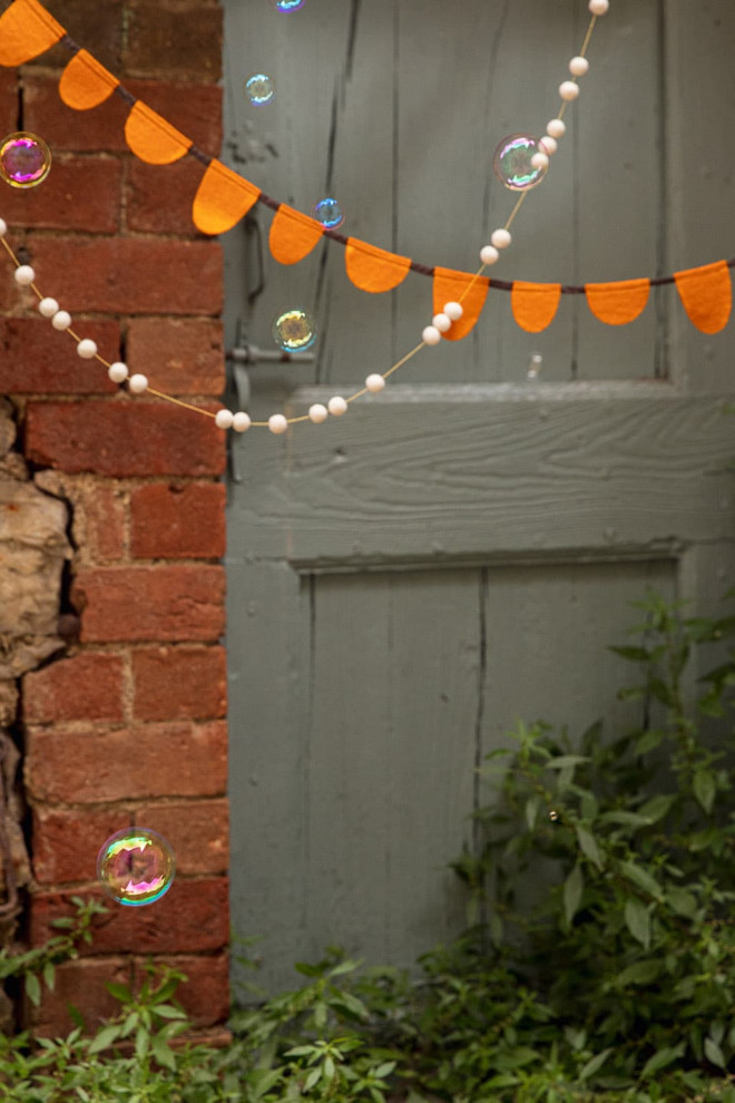 ROUND FLAGS GARLAND