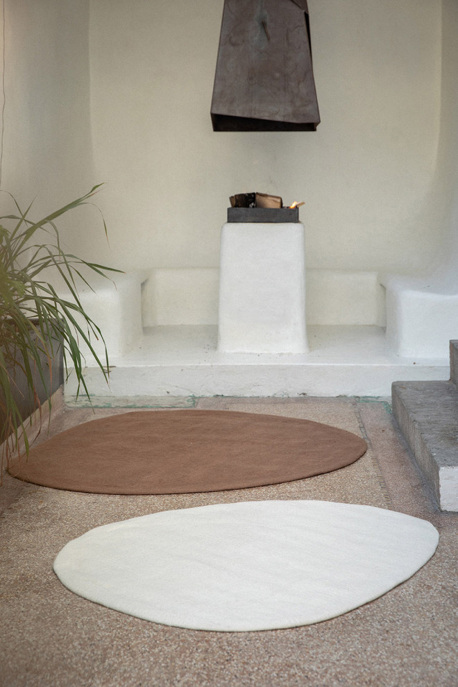 An organic rug in natural felt to warm the floor of your home