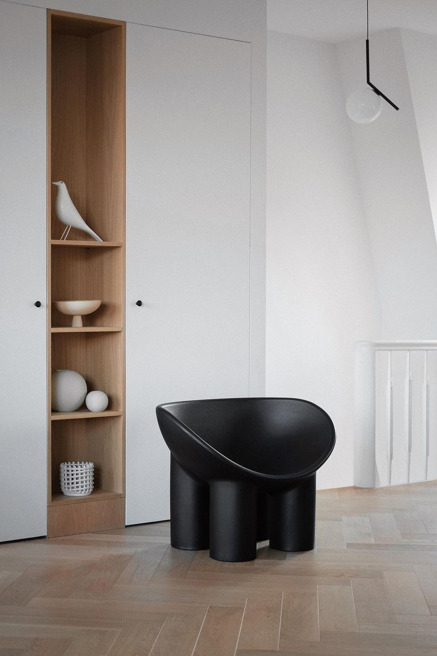 Fauteuil design noir pour une décoration contemporaine